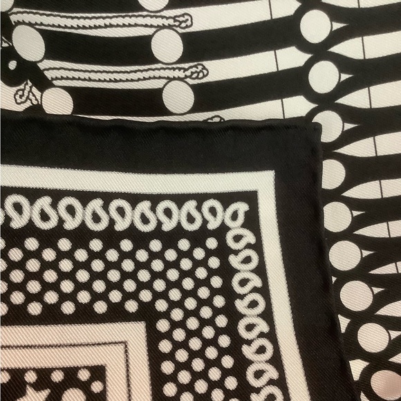 Hermès Silk Bandanna Brandebourghs NWT - Picture 4 of 7